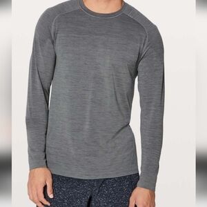 lululemon athletica Men's Heathered Gray Long Sleeve Tee